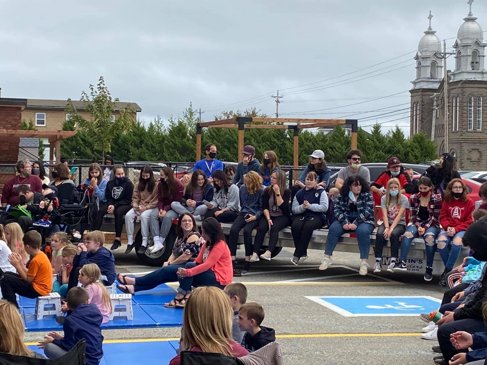 Spectacle de la rentrée avec Daniel Léger École Régionale de Baie